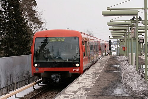 地下鉄クロサーリ駅の M200 列車、2009 年 3 月