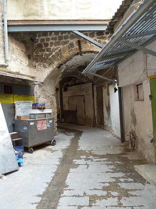 フリーマーケット近くのヤッファの城壁の遺跡