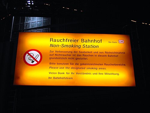 ベルリン・フリードリヒ通り駅での喫煙禁止のお知らせ