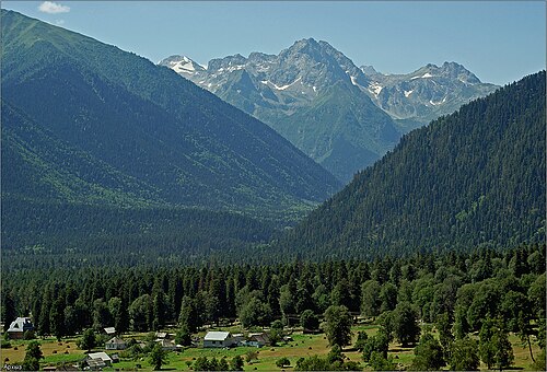 アルヒズの山岳風景