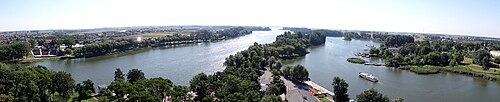 ポーランドのクヤビア地方にあるゴプロ湖、ネズミの塔からの眺め