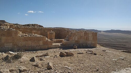 ペトラとアブダットの間の香の道にあるメザド・ママルの遺跡。