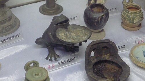 明代の青銅ランプ