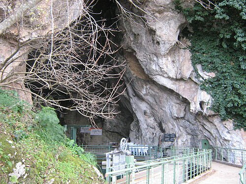 観光洞窟の入り口