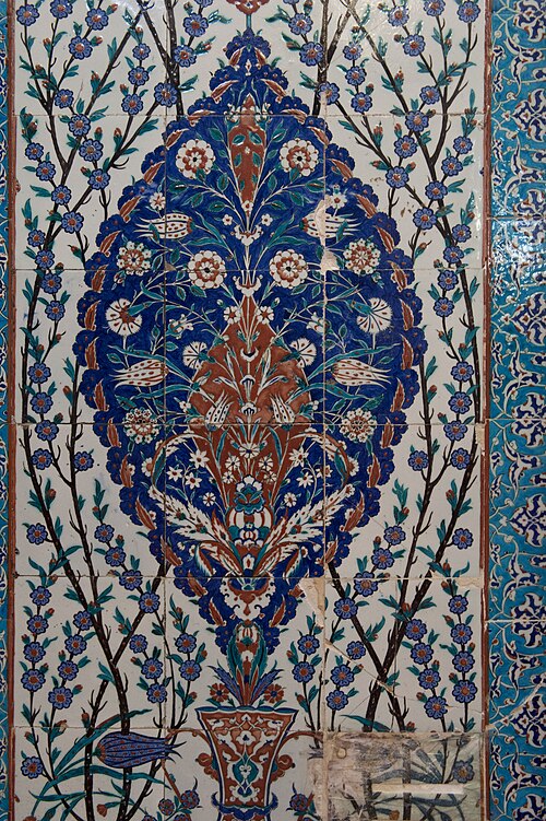 アティク・ヴァリデ・モスクのタイル