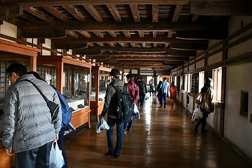 展示物のある廊下
