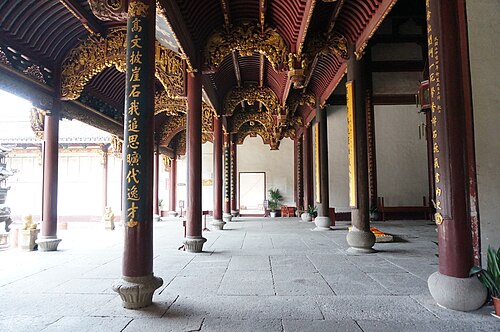 本堂正面
