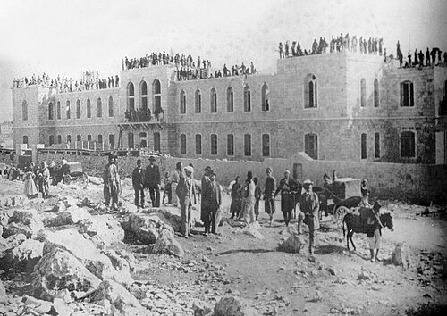 1901年、シャアレイ・ツェデク病院の建設起工式が行われた。
