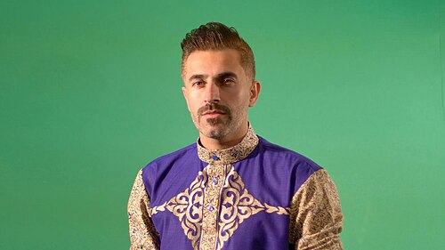 アラブ首長国連邦在住のイラン生まれのアチョミ歌手、アルヴィン・バスタキ