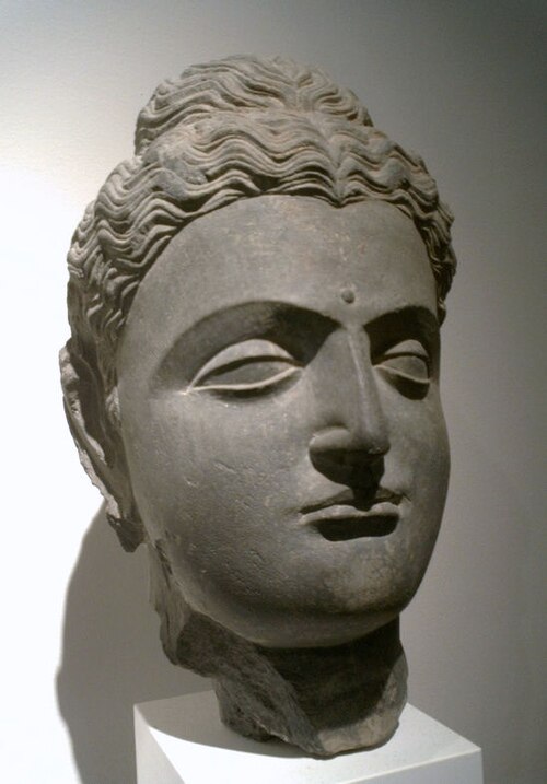 仏頭（2世紀）