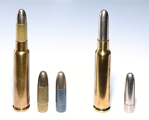 紙パッチを当てたゲヴェールパトローネ1890（左）とGP90/23弾薬