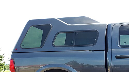ラム 1500 の LEER 122 キャンパーシェル
