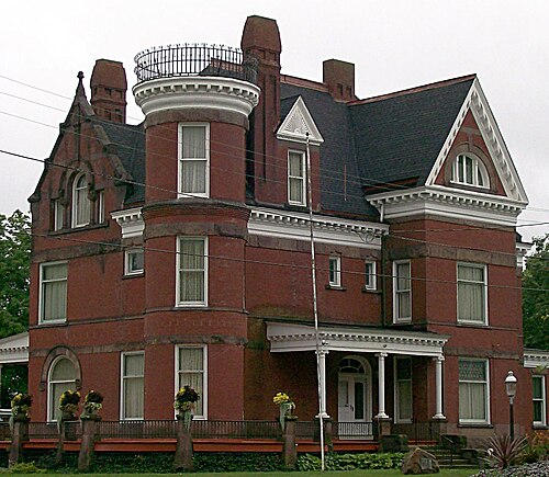 バーンズビルにあるベルモント郡ビクトリアン・マンション博物館（1893年建造）