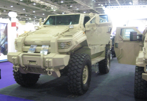 DSEi 2011で展示されたStreit タイフーン車両