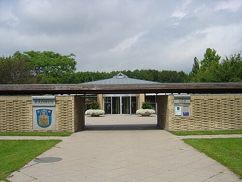 Park Allé の Brøndby Rådhus (市庁舎)