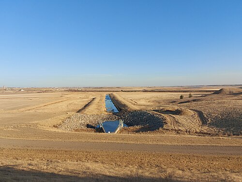 ダムの河岸放水路