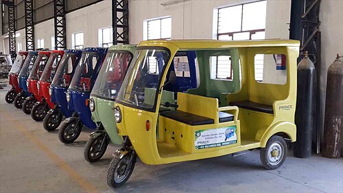 FRP、GEM電動リキシャ ハリヤナ州、インド