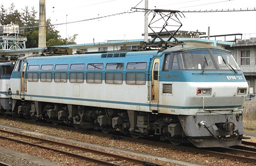 2006年1月撮影のEF66-100形直流電気機関車