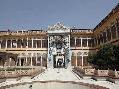 ラジャスタン州ジュンジュヌ市のラニ・サティ寺院