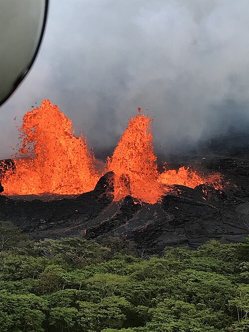 亀裂22の溶岩噴出