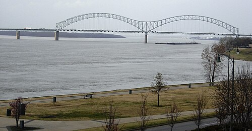 エルナンド・デ・ソト橋