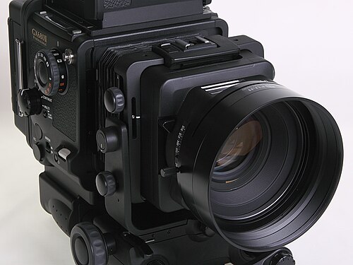 標準ベロア、折りたたみ式ウエストレベルファインダー、ロールフィルムホルダーIIIN（横向き）、EBCフジノンレンズGX MD 125mm 1:3.2（レンズフードGX80mm付き）を備えたフジGX680IIIプロフェッショナルボディ