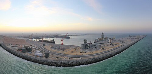 ドゥクム港の上空からの魚眼ビュー