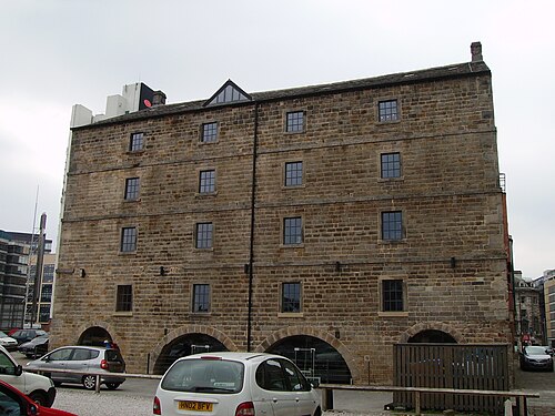 1806 年に建てられたデール ストリート倉庫。