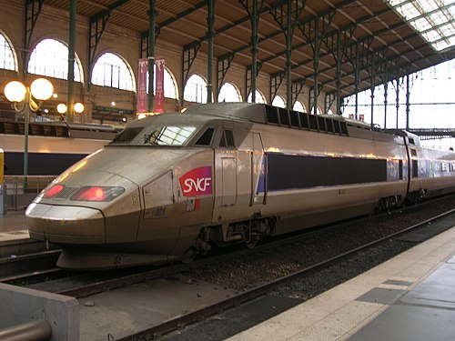 アトランティック塗装の TGV Sud-Est セット 101、2005 年 12 月