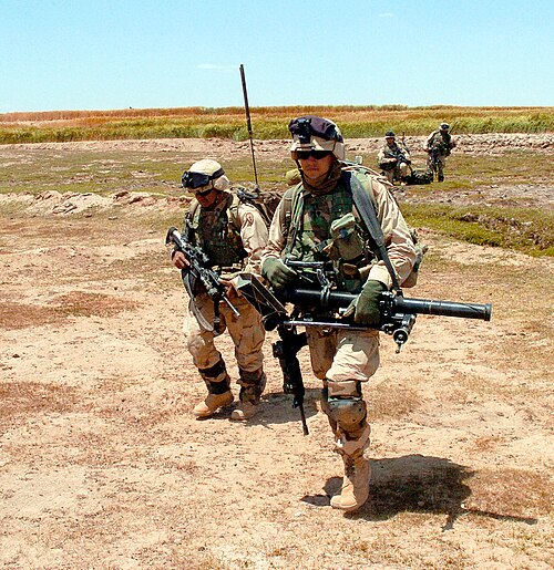 2004年、アフガニスタンにおける陸軍迫撃砲兵。通常モード。