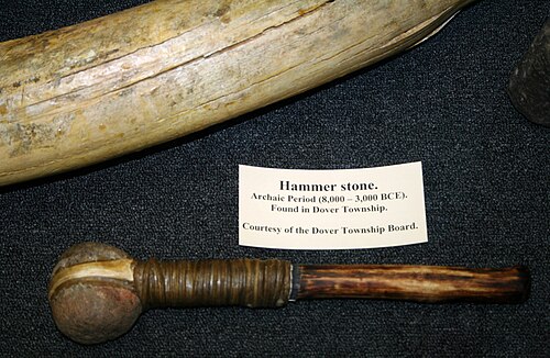 ミネソタ州ドーバータウンシップで発見された、北米古期紀元前8000～3000年頃の石ハンマー