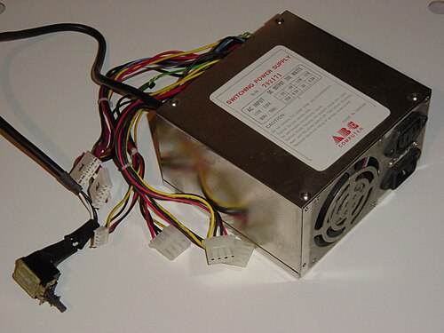 以前使用されていたAT電源ユニット。機械的にはATX電源ユニットと同じサイズ。