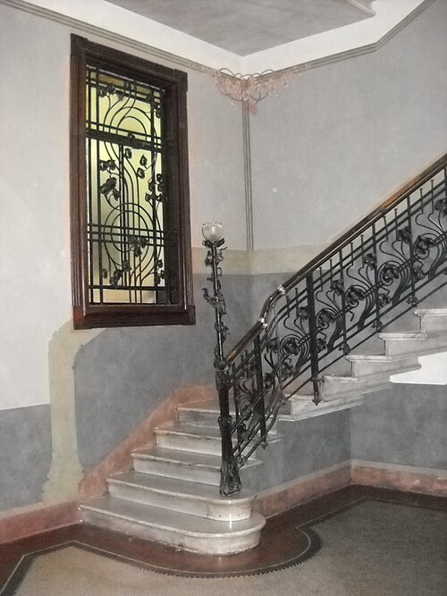 Casa Guazzoni、階段の始まり