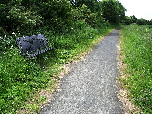 曳舟道の座席 トンネルと橋