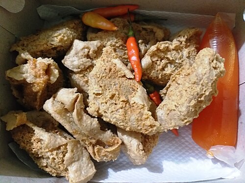 タフ・ワリク。東ジャワ州バニュワンギ産の揚げ豆腐