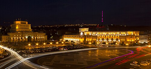 夜の共和国広場