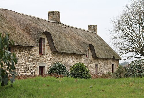 フランス、ブルターニュ地方、プルグムランのカイル・ブルトン・コテージ