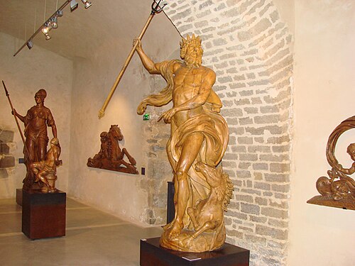 国立海洋博物館に展示されているイヴ・コレット作のネプチューンの彫刻。