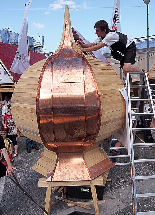 伝統的な建築様式と銅板張り、ミュンヘン（ドイツ）