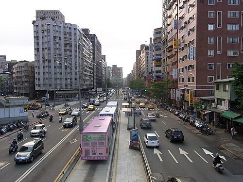 台湾の台北では右側通行