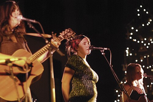 2006 年の「Be Good Tanyas」