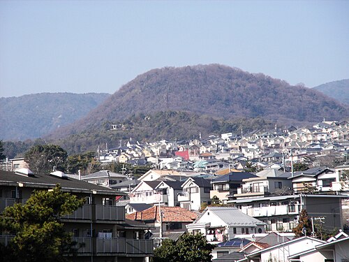 弁天池から見た甲山（2007年5月）