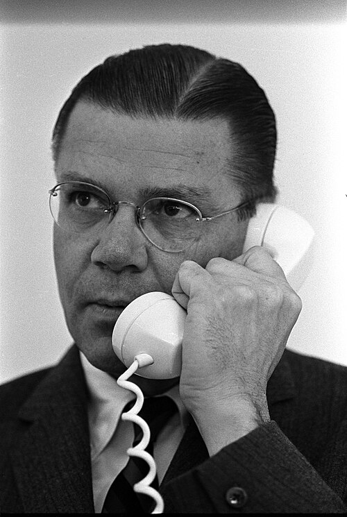共和党所属の国防長官ロバート・マクナマラ（ミシガン州出身）（1961年～1968年）