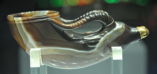 唐代、河家村出土の動物の頭の形をした瑪瑙の杯