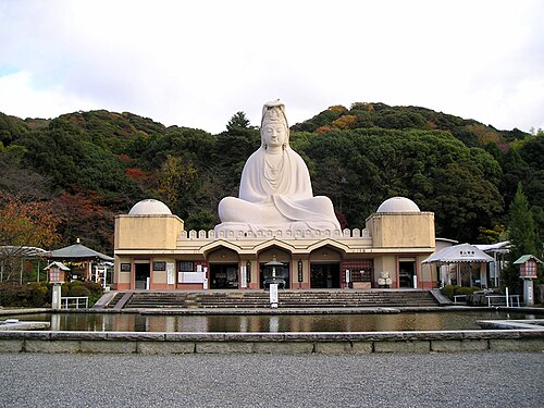 京都府京都市にある霊山観音。
