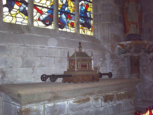 ロクロナンにある聖ロナンの遺物を収めた聖遺物箱。
