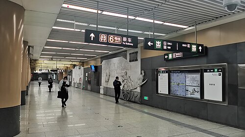 6号線コンコース