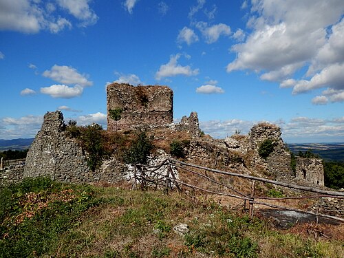 ベーラのもとに建てられた王の要塞、サロス城の遺跡