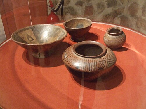 カルキ文化の陶器の椀（800-1500年）