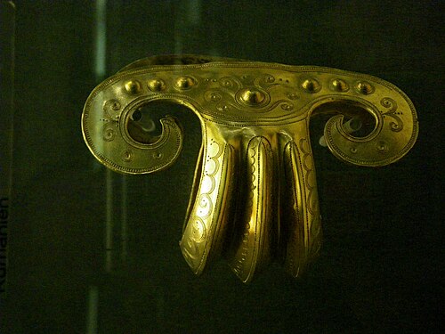 金のブレスレット（ウィーン自然史博物館）